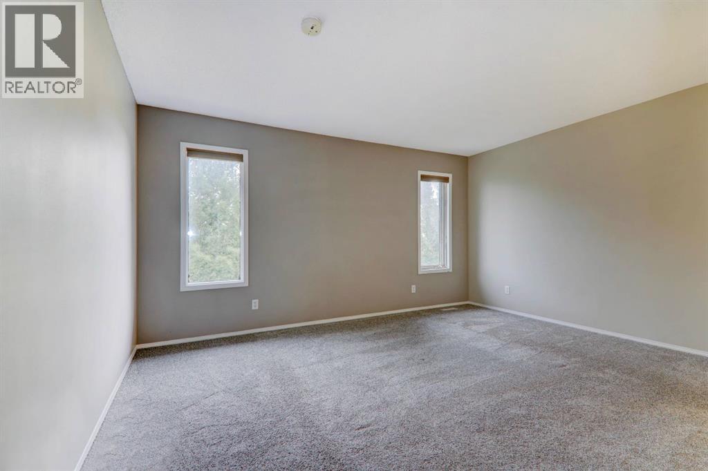 Single Family House for Sale in  Douglas Ridge Mews SE Douglasdale/Glen Calgary 