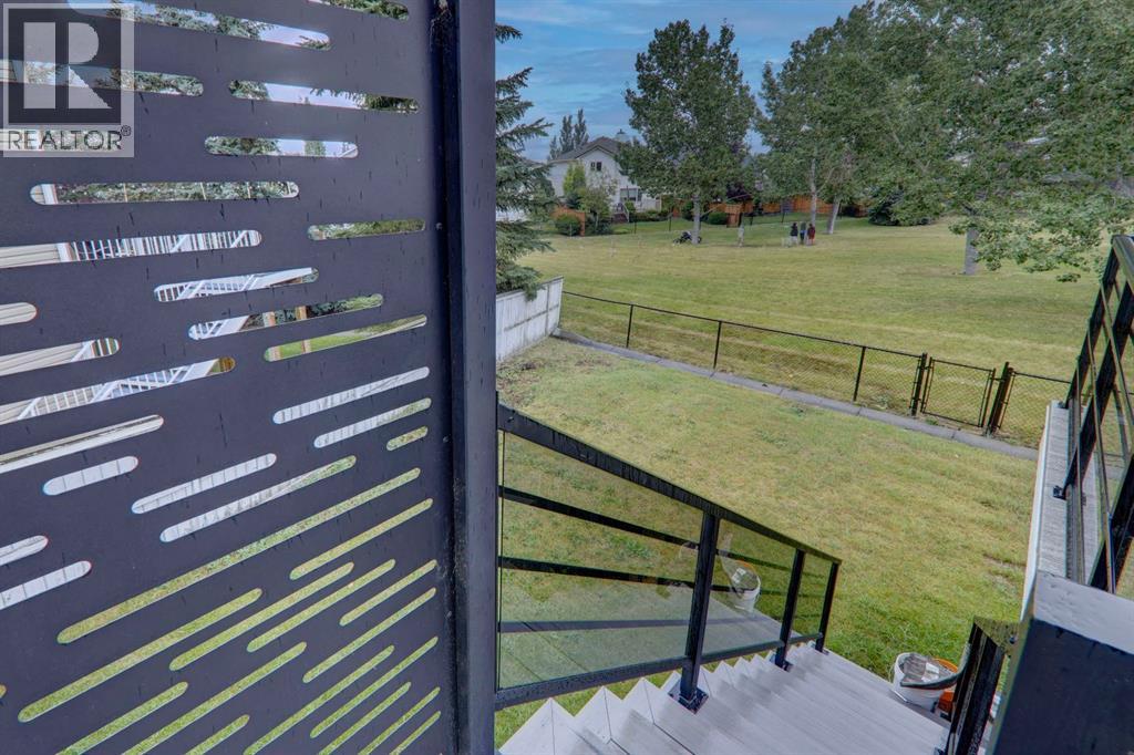 Single Family House for Sale in  Douglas Ridge Mews SE Douglasdale/Glen Calgary 