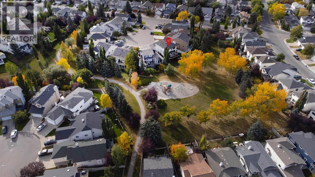 Single Family House for Sale in  Douglas Ridge Mews SE Douglasdale/Glen Calgary 