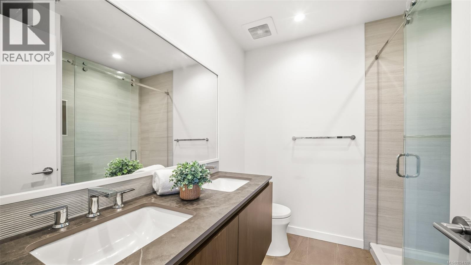 518 2000 HANNINGTON Rd, Langford