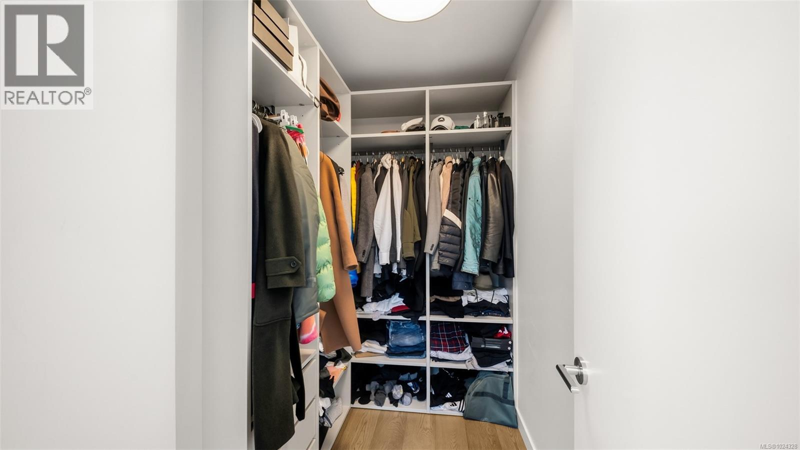 518 2000 HANNINGTON Rd, Langford