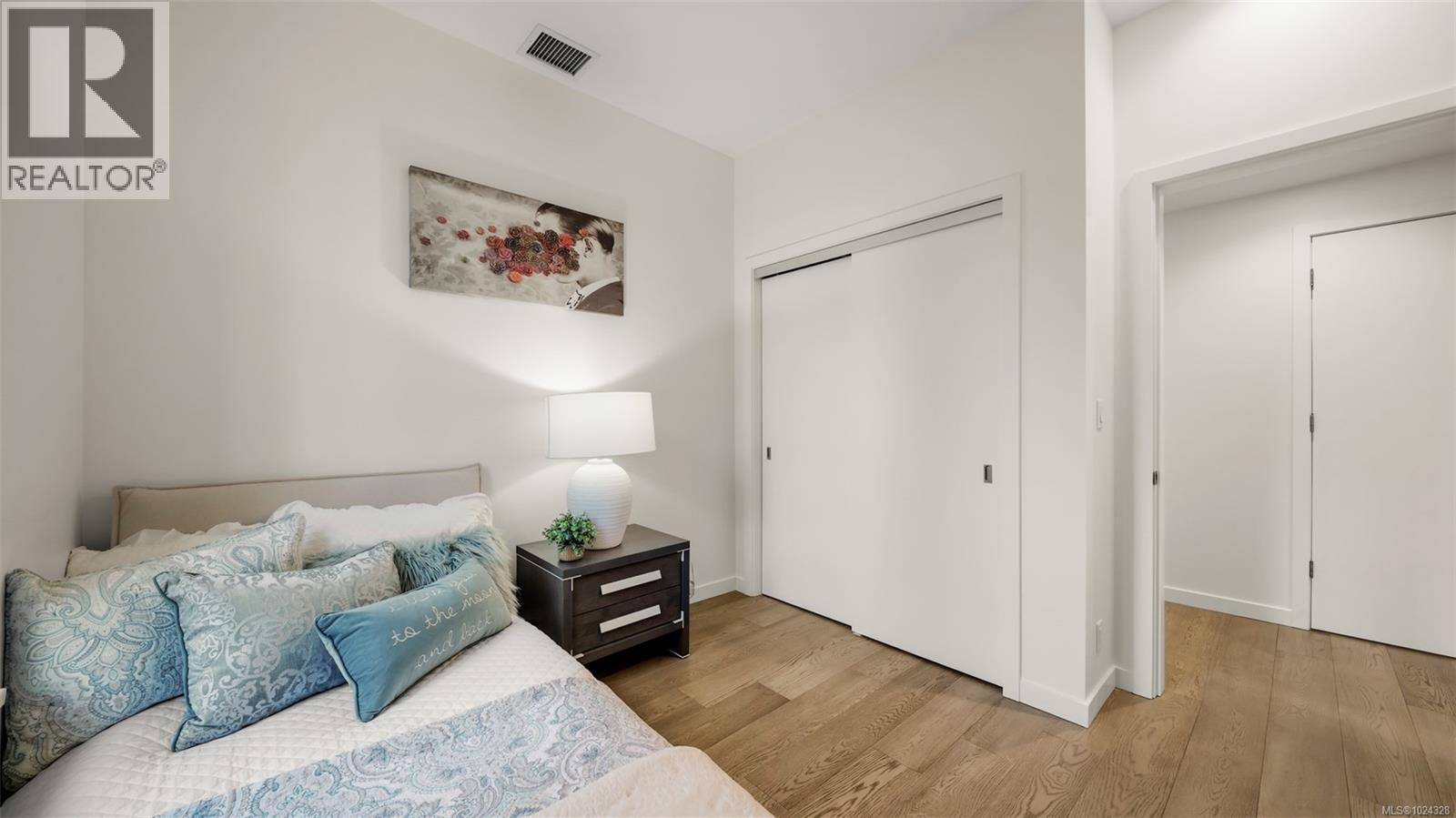 518 2000 HANNINGTON Rd, Langford