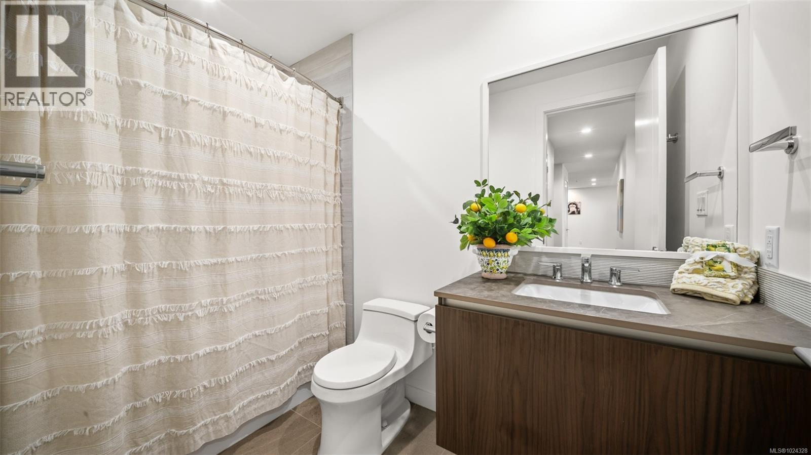 518 2000 HANNINGTON Rd, Langford