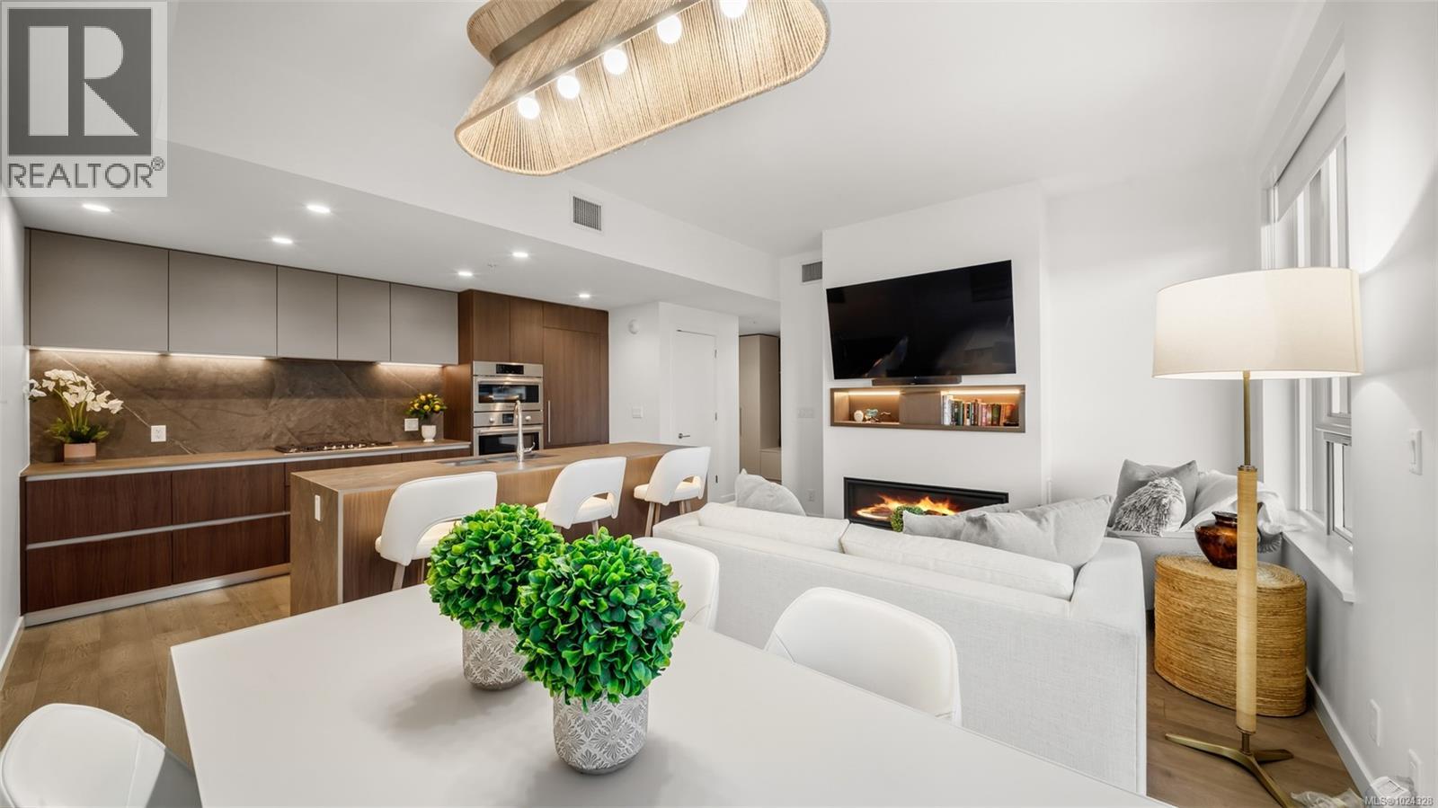 518 2000 HANNINGTON Rd, Langford