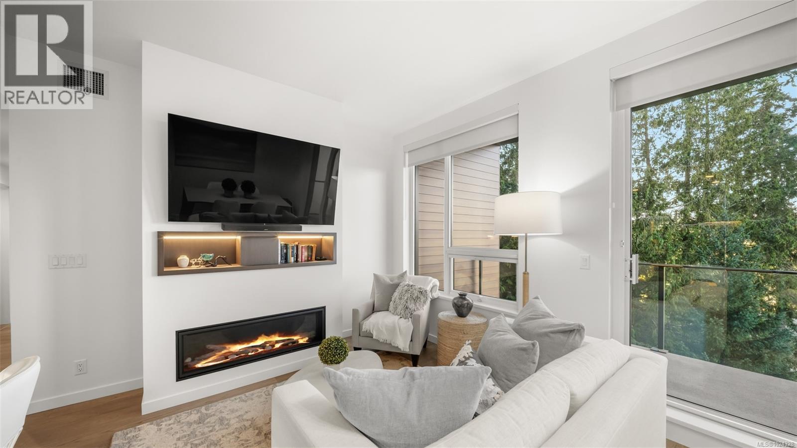 518 2000 HANNINGTON Rd, Langford