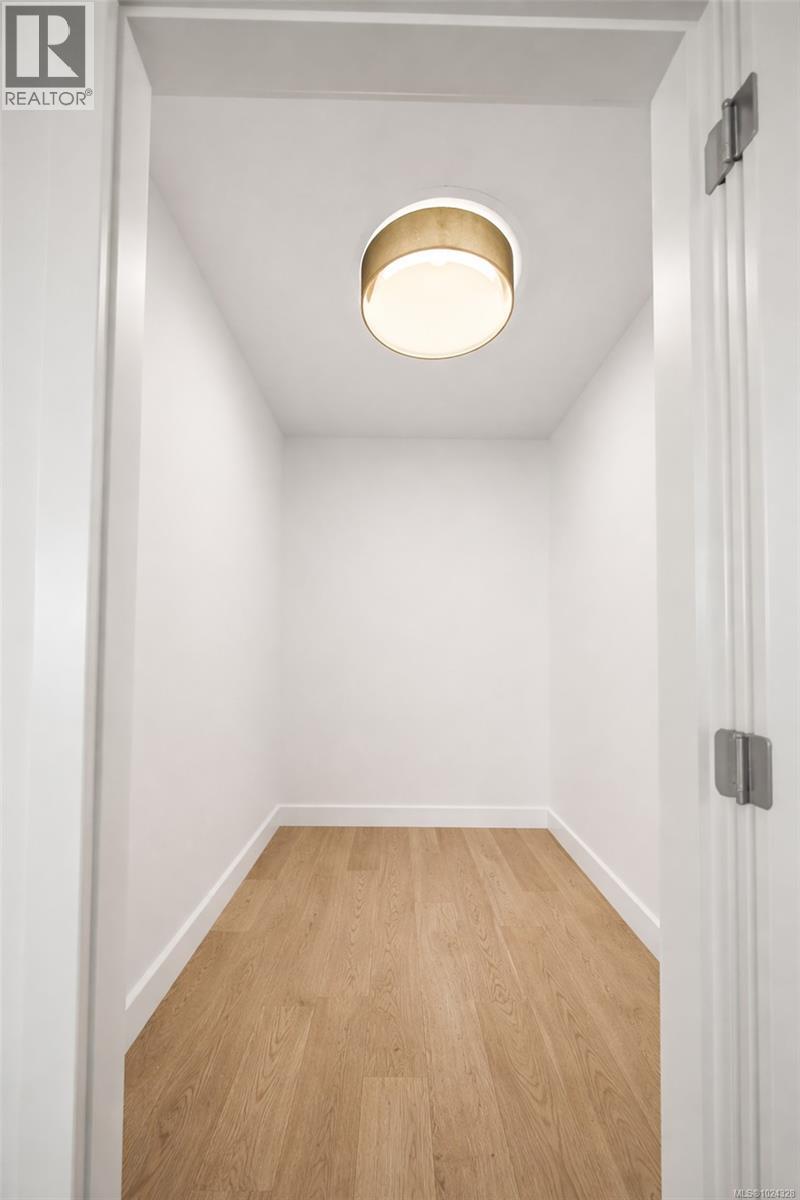 518 2000 HANNINGTON Rd, Langford