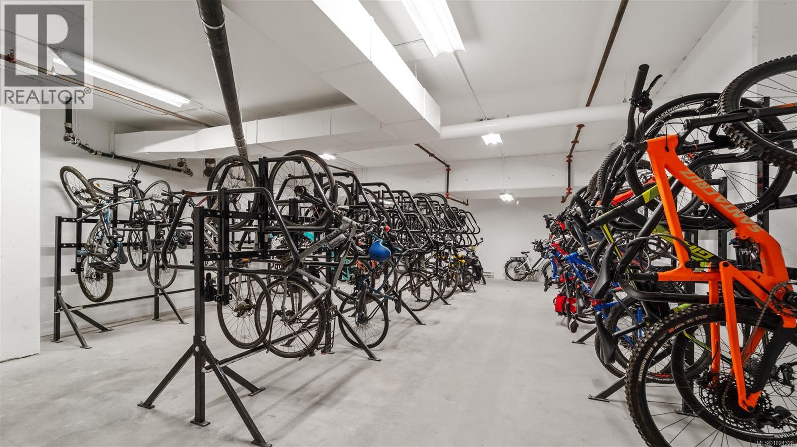 518 2000 HANNINGTON Rd, Langford