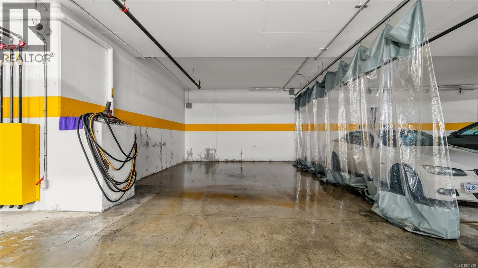 518 2000 HANNINGTON Rd, Langford