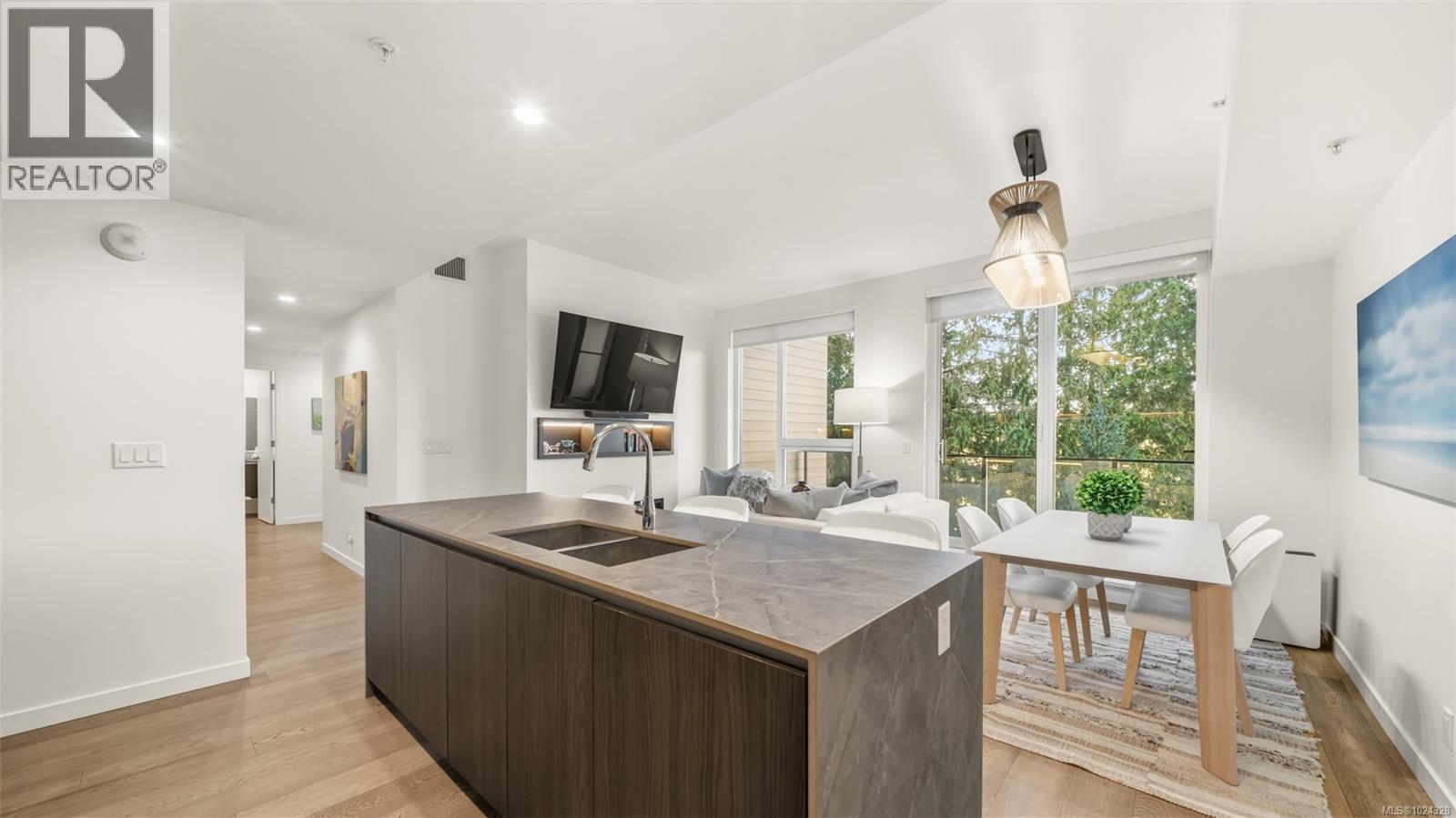 518 2000 HANNINGTON Rd, Langford