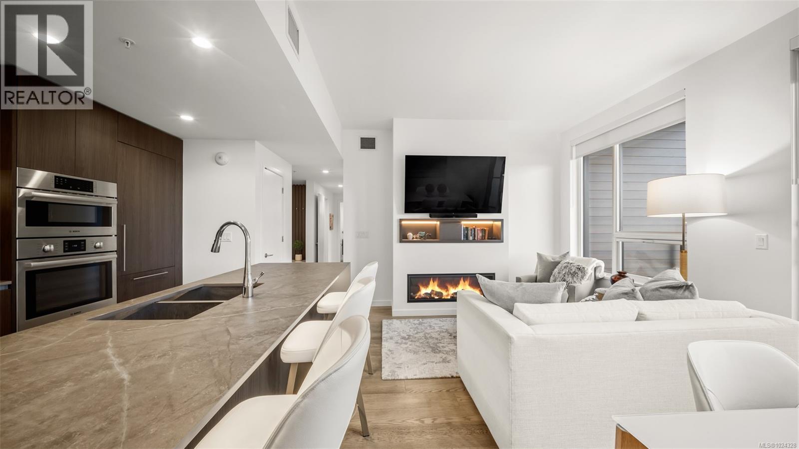 518 2000 HANNINGTON Rd, Langford