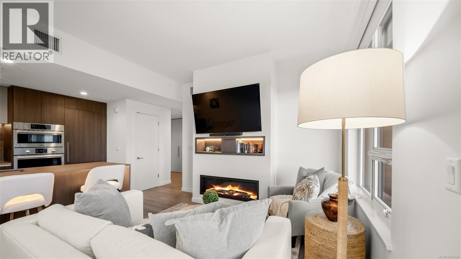 518 2000 HANNINGTON Rd, Langford