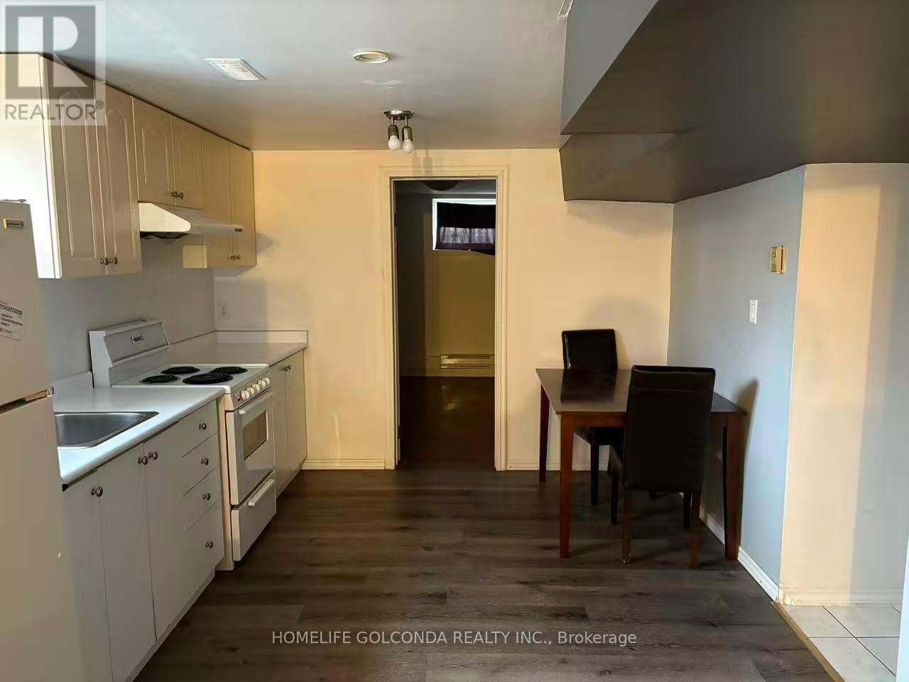 81 SEXTON CRESCENT - Photo 2 of 7, Toronto (Hillcrest Village), Ontario