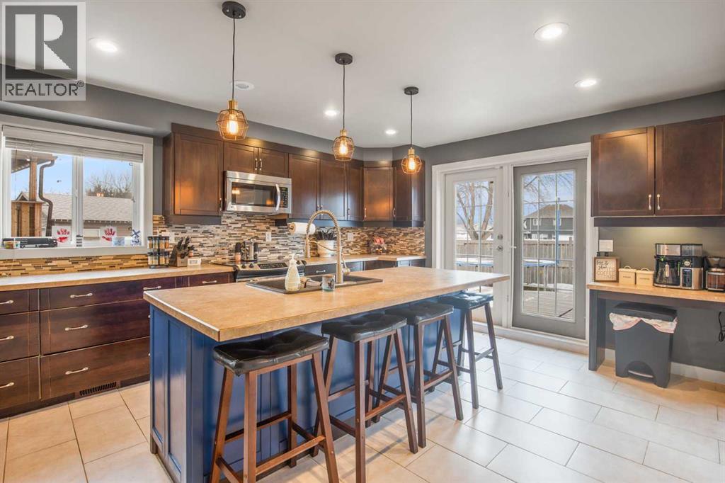 13 Blackstone Avenue, Lacombe