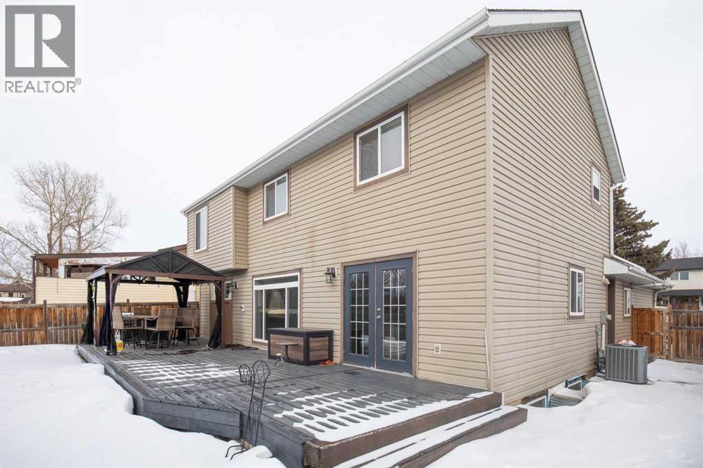 13 Blackstone Avenue, Lacombe