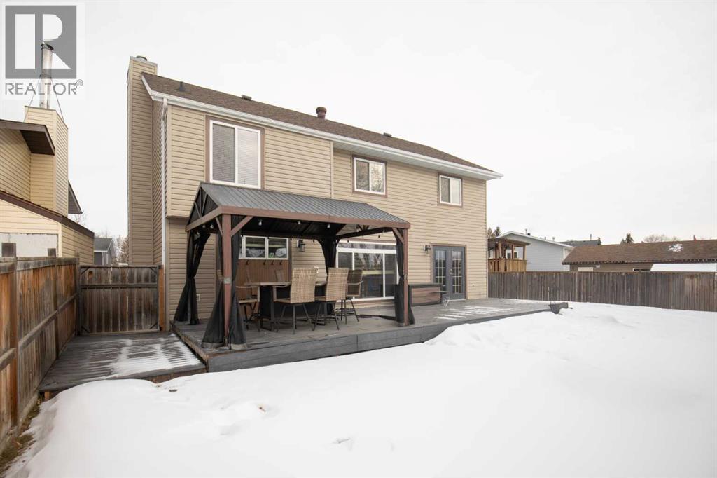 13 Blackstone Avenue, Lacombe