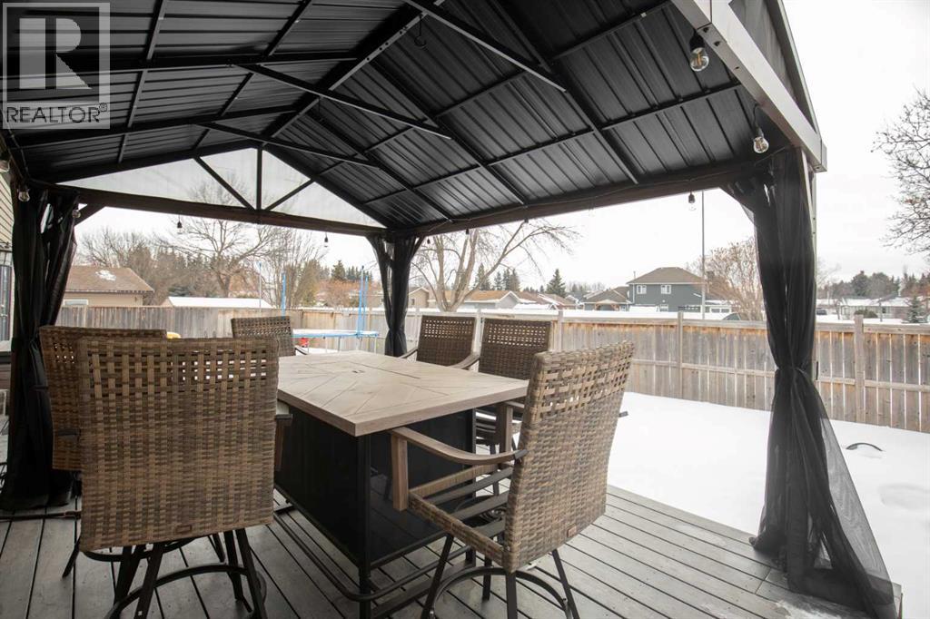 13 Blackstone Avenue, Lacombe