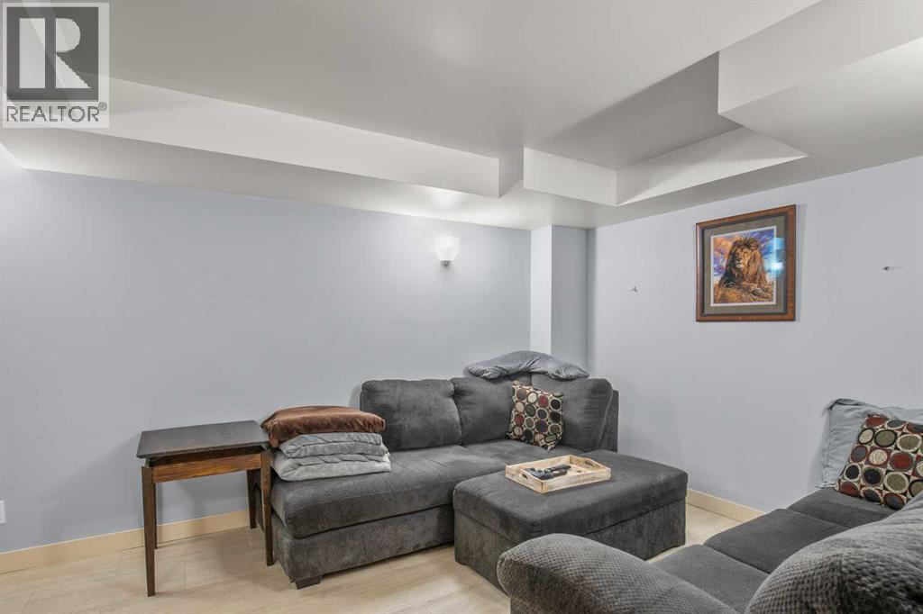 13 Blackstone Avenue, Lacombe