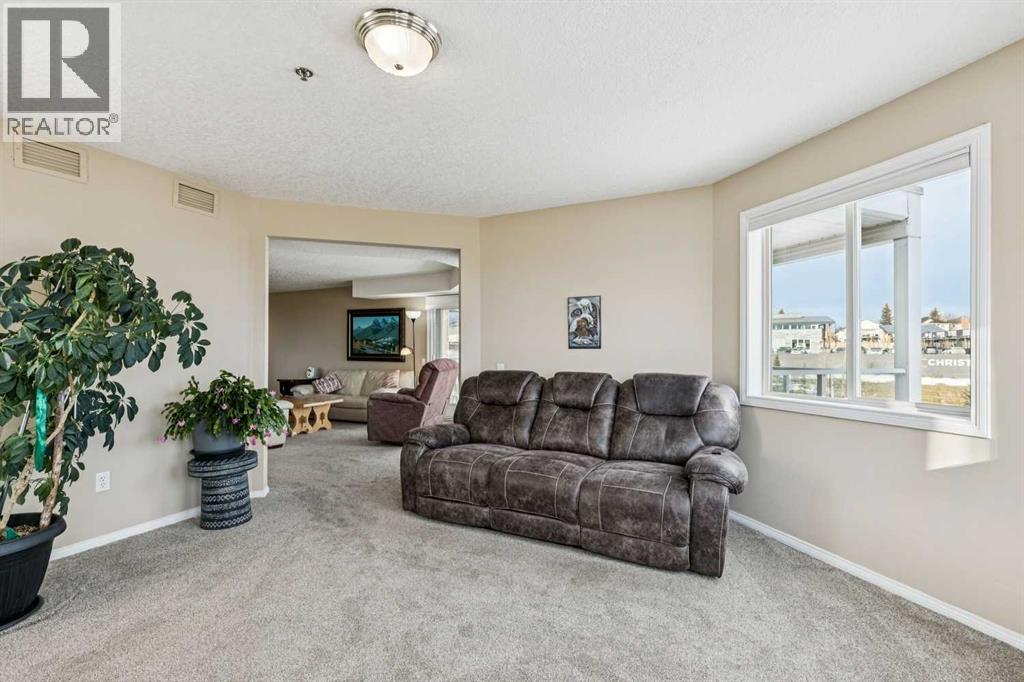 Single Family House for Sale in   Simcoe Boulevard SW Signal Hill Calgary 