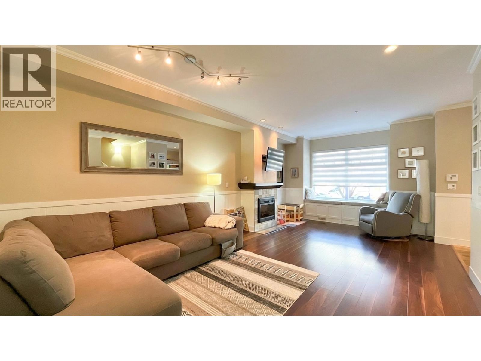 214 BROOKES STREET, New Westminster