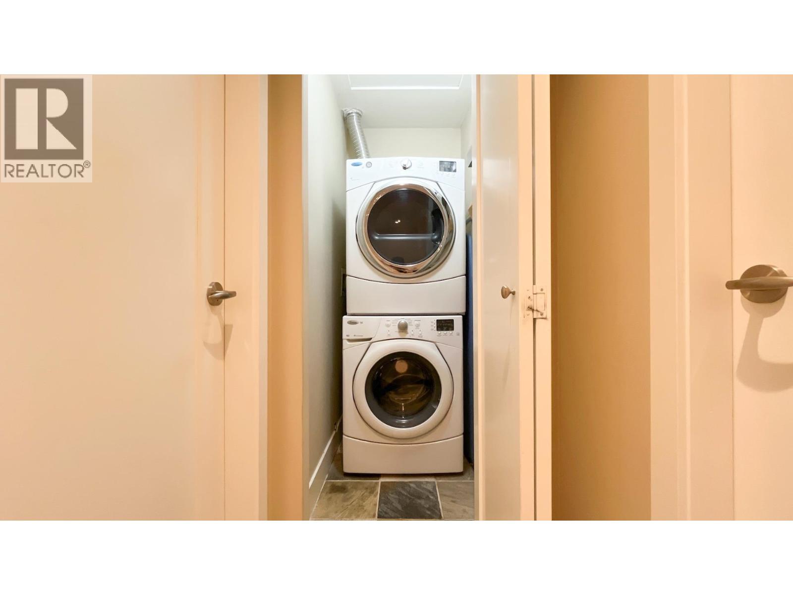 214 BROOKES STREET, New Westminster