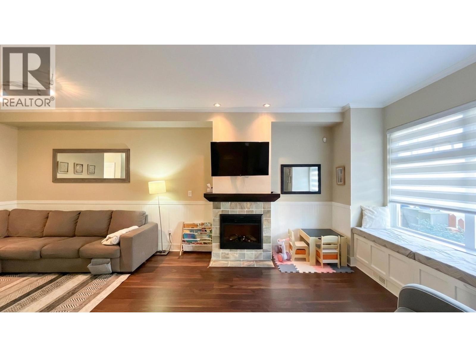 214 BROOKES STREET, New Westminster