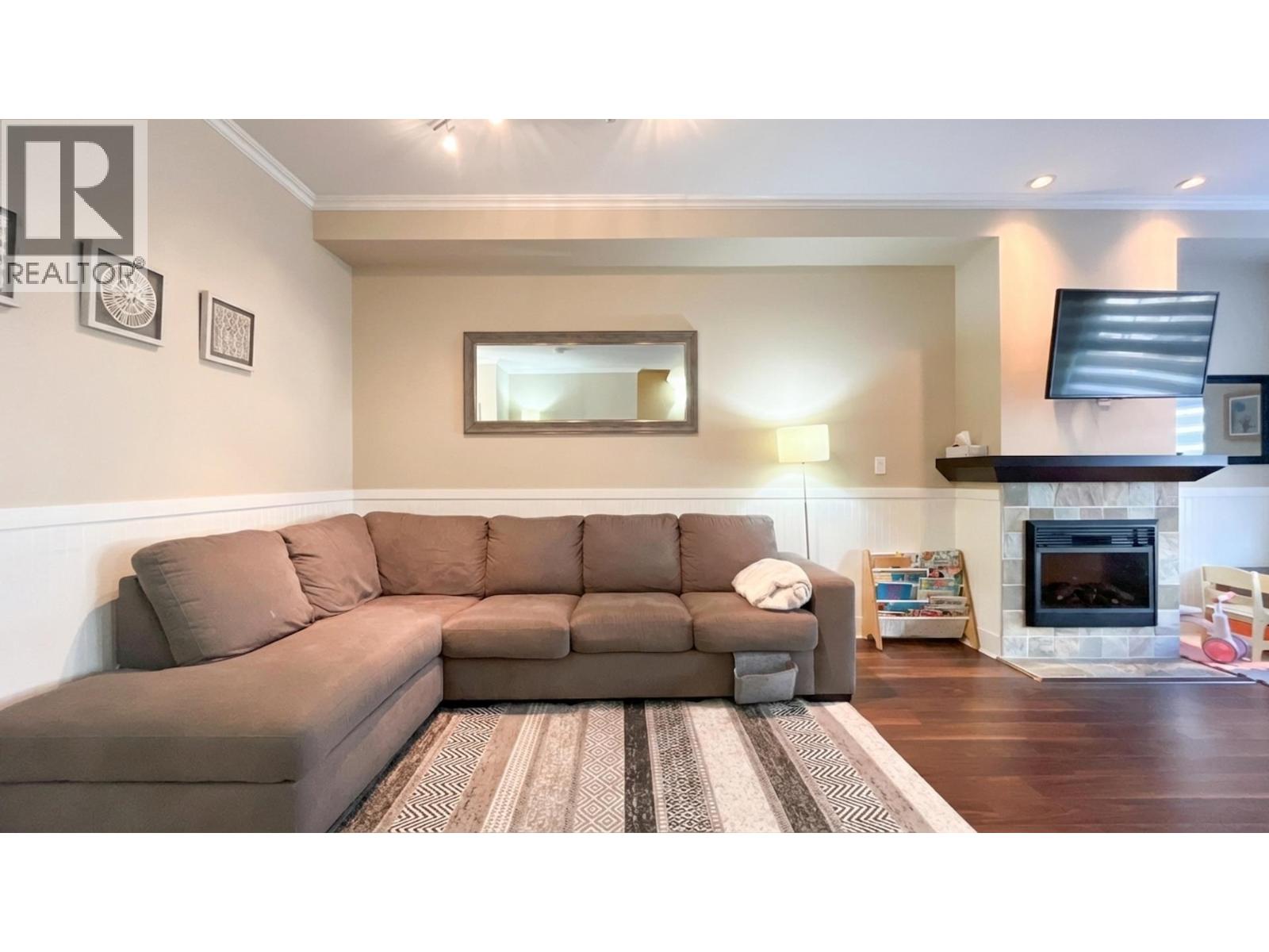 214 BROOKES STREET, New Westminster