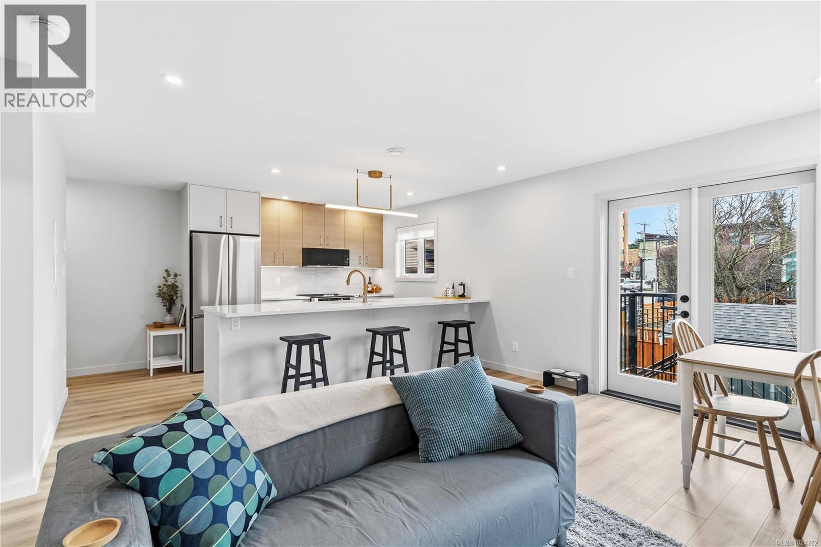 6 1789 Emerson Street, Victoria