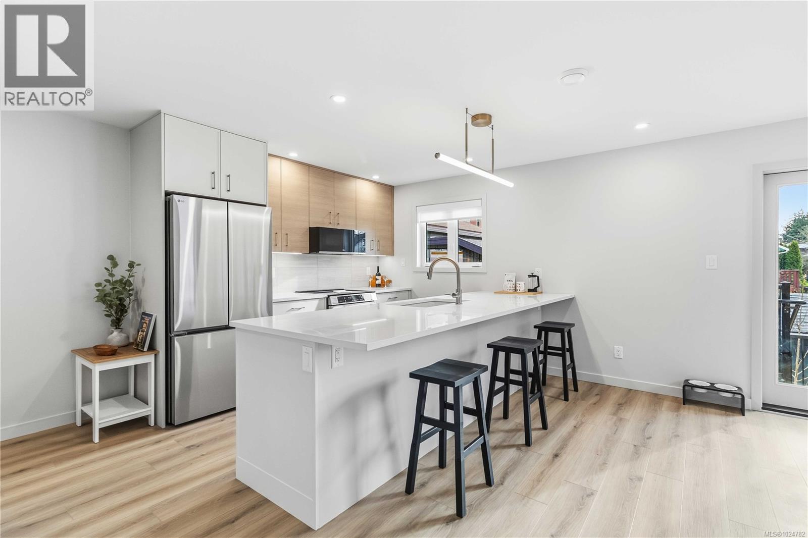 6 1789 Emerson Street, Victoria