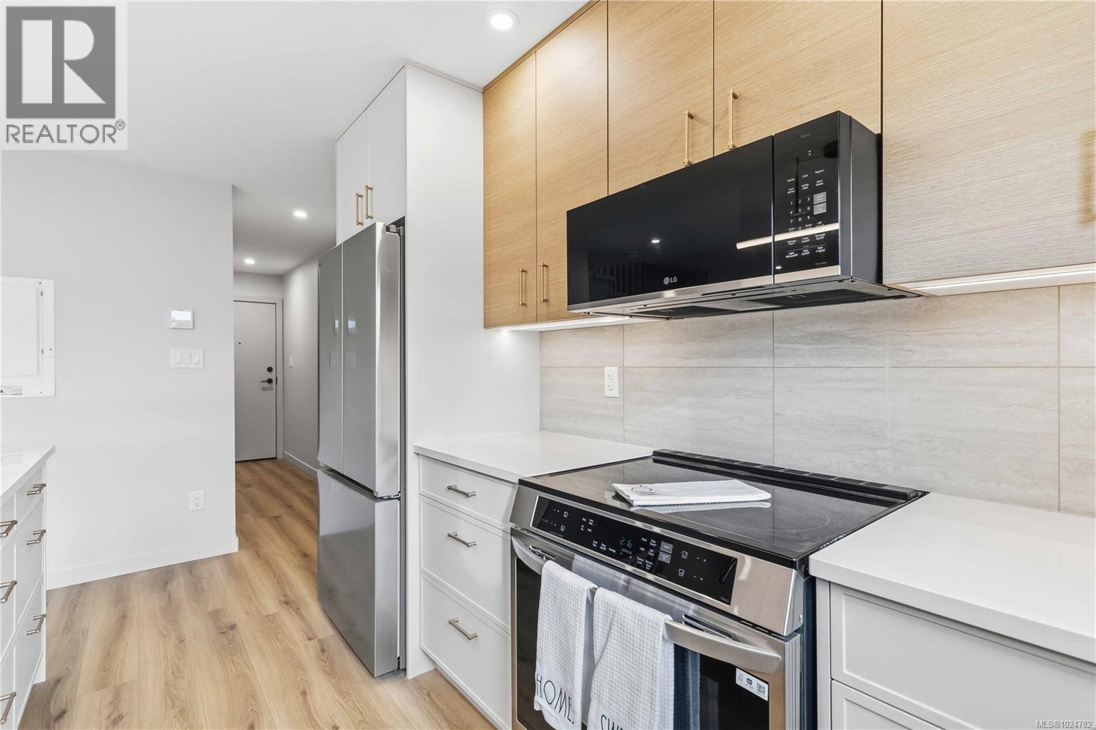 #6 1789 Emerson St - 17