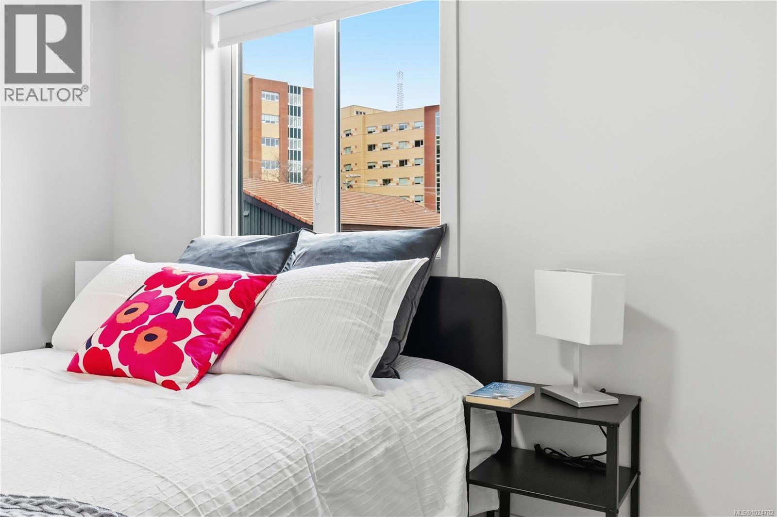 6 1789 Emerson Street, Victoria