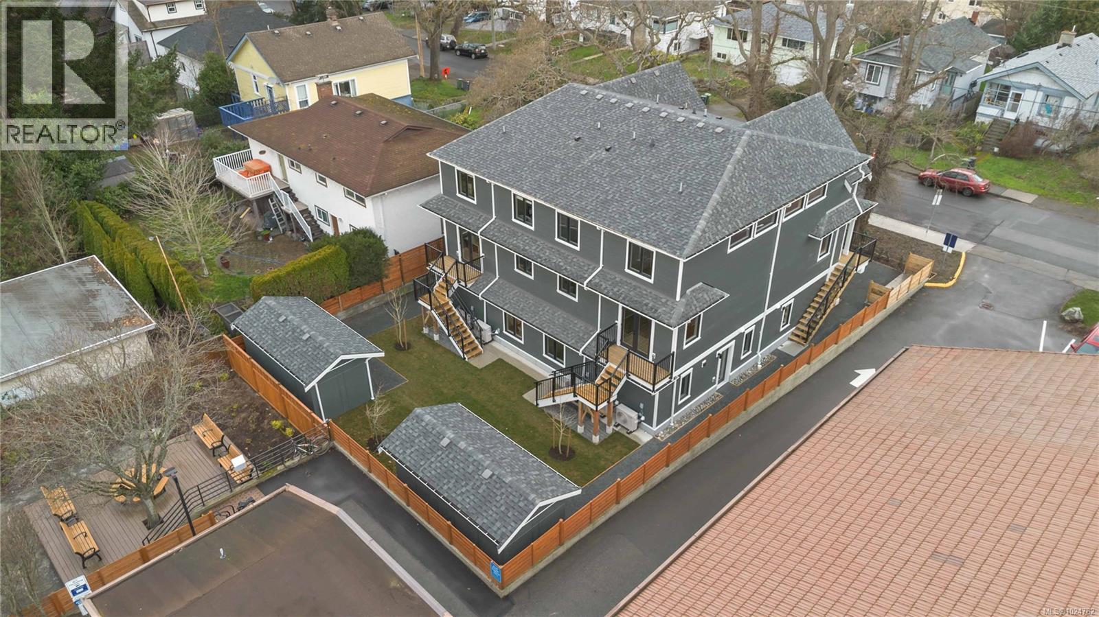 #6 1789 Emerson St - 42