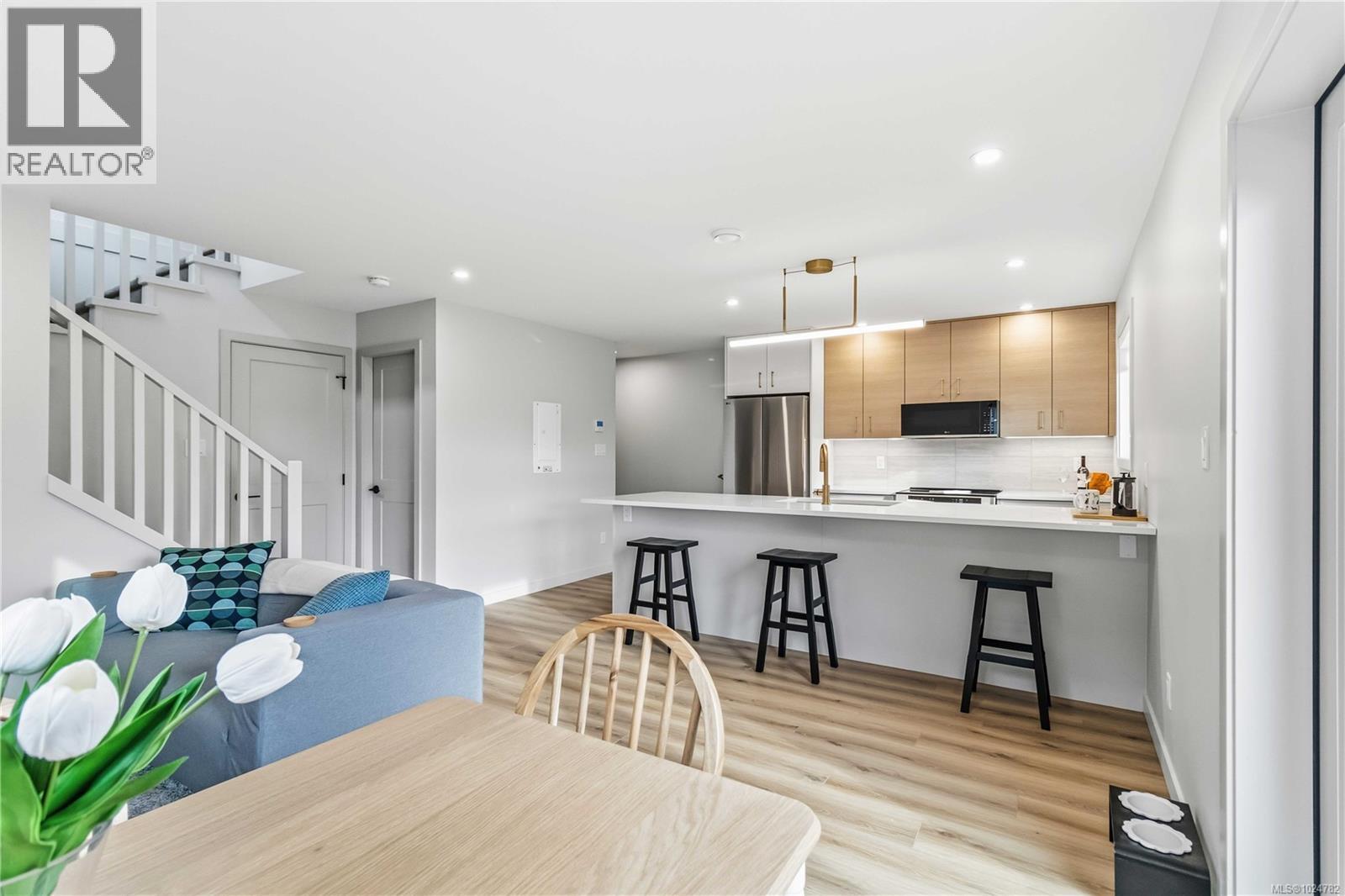 6 1789 Emerson Street, Victoria