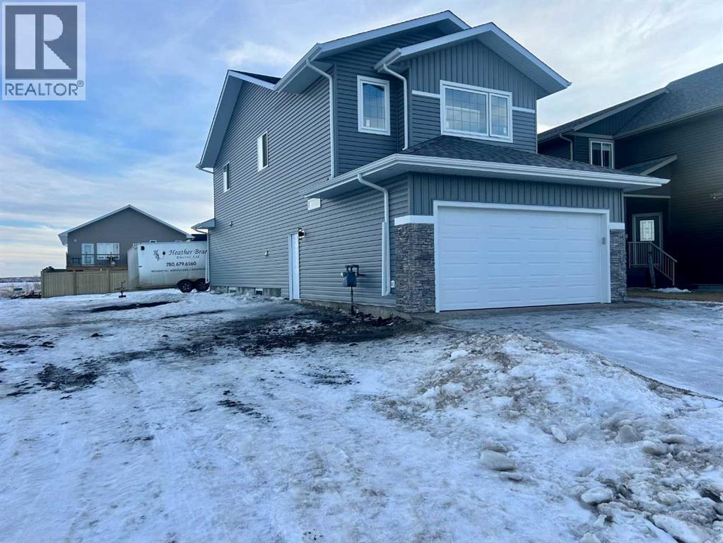 7503 38A Avenue - Photo 3 of 3, Camrose, Alberta