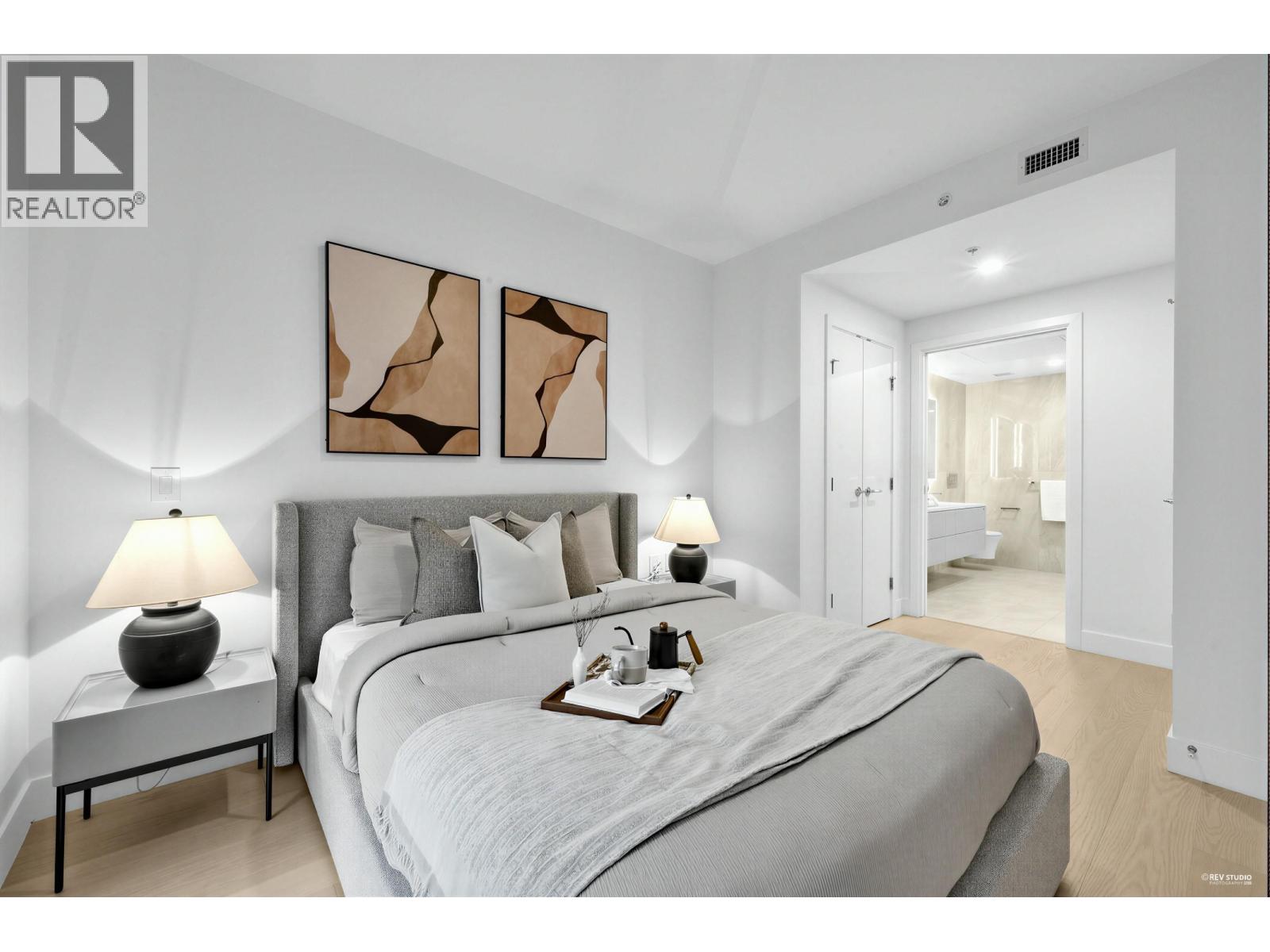 205 1331 MARINE DRIVE, West Vancouver