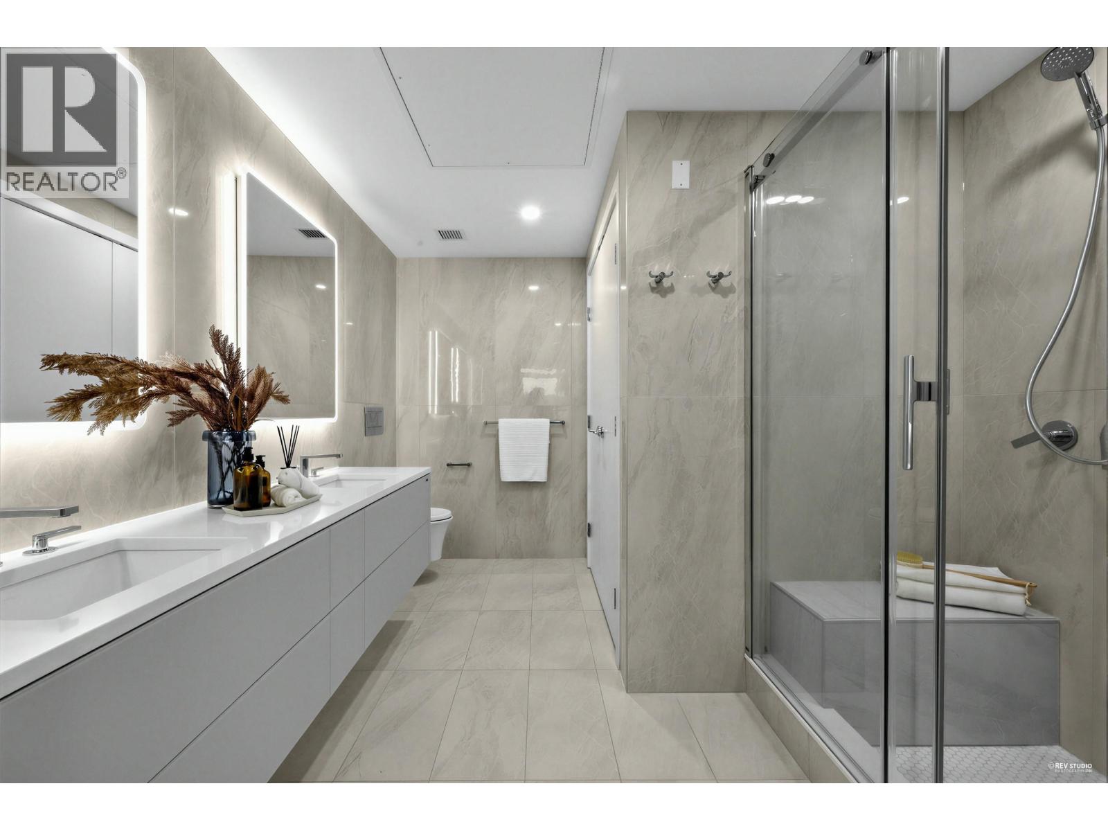 205 1331 MARINE DRIVE, West Vancouver