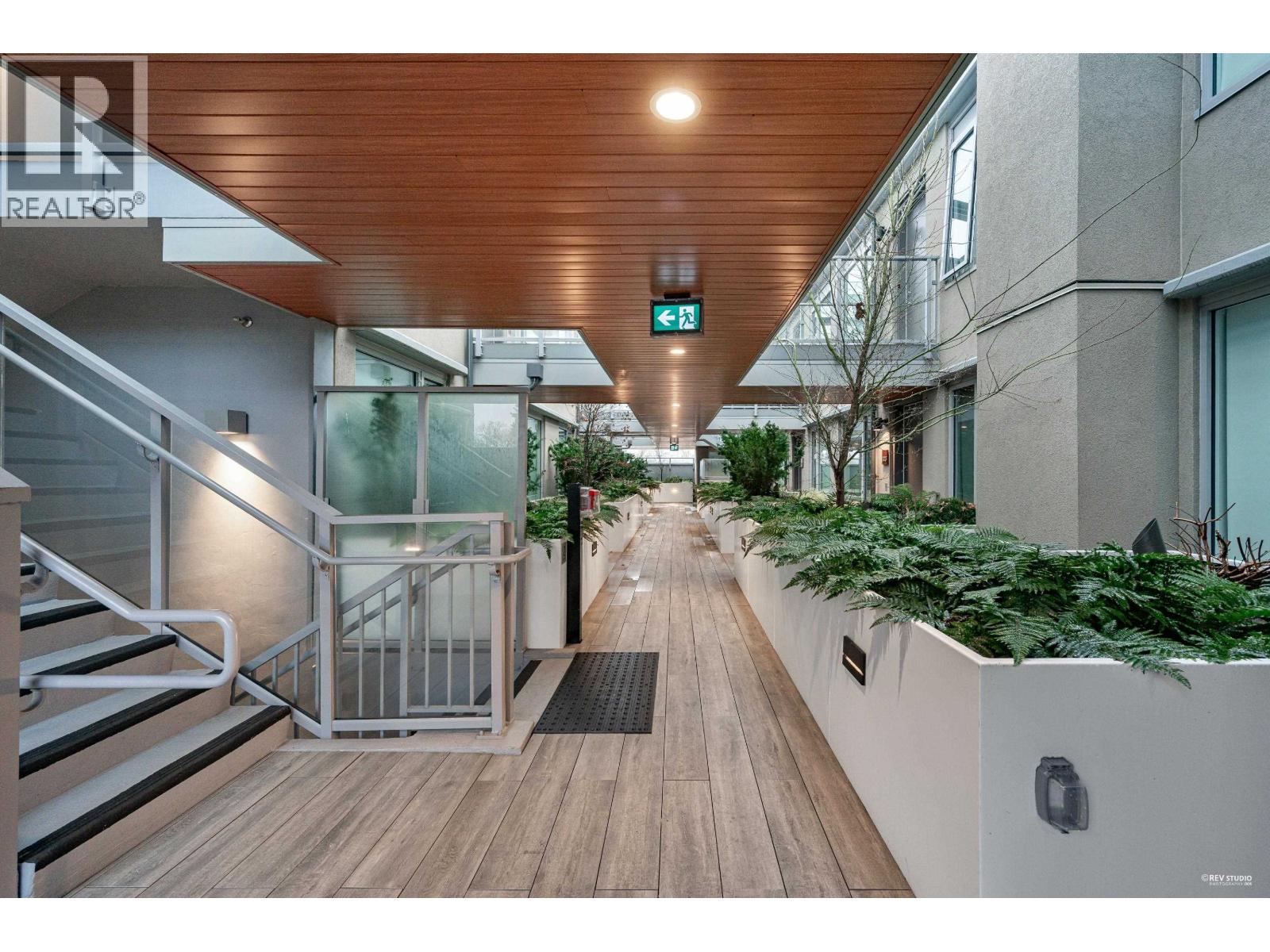 205 1331 MARINE DRIVE, West Vancouver