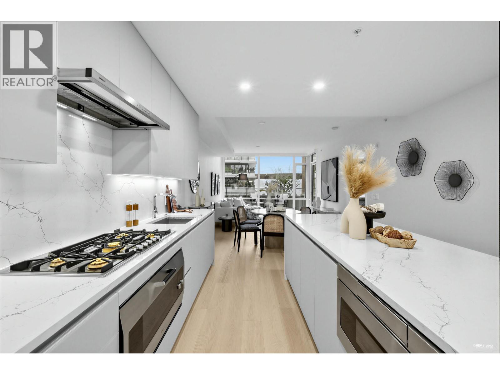 205 1331 MARINE DRIVE, West Vancouver