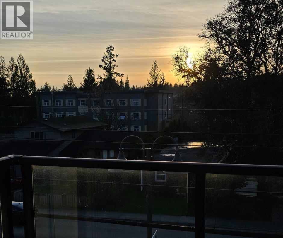 306 5682 WHARF AVENUE, Sechelt