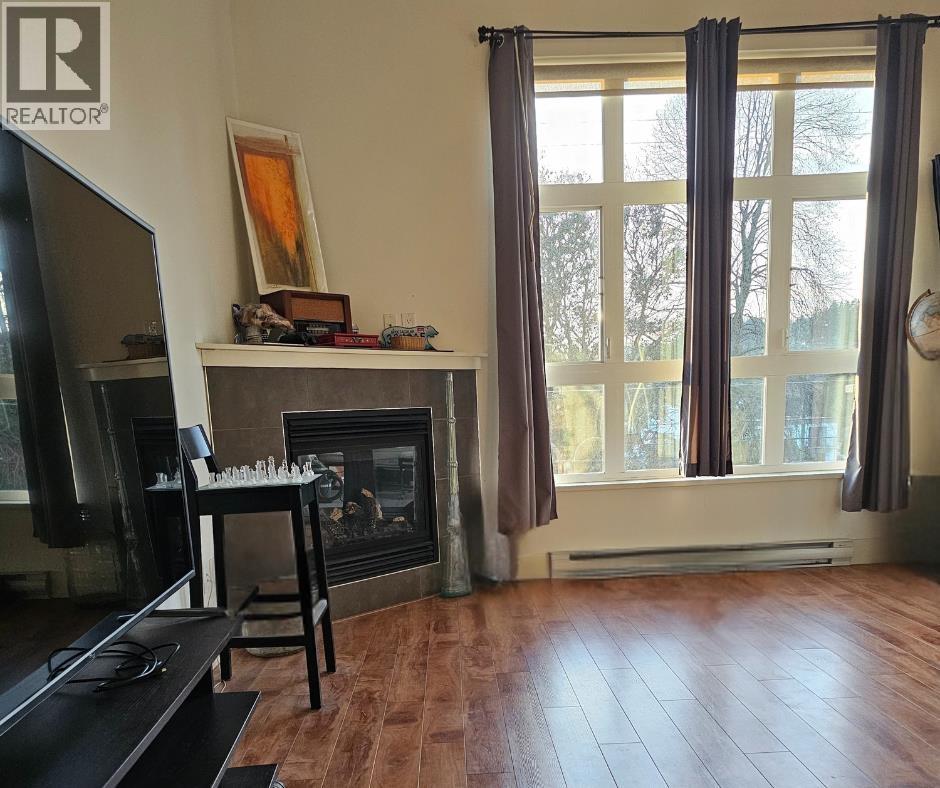 306 5682 WHARF AVENUE, Sechelt