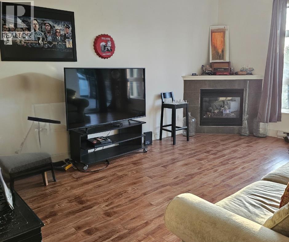 306 5682 WHARF AVENUE, Sechelt