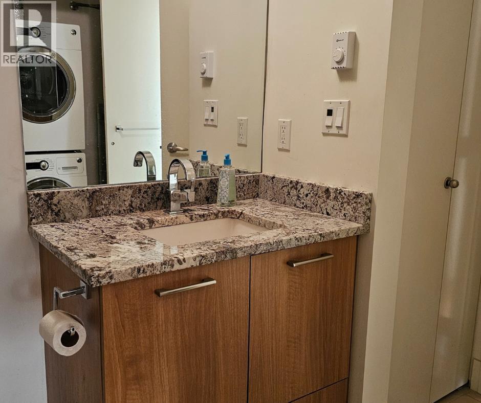 306 5682 WHARF AVENUE, Sechelt