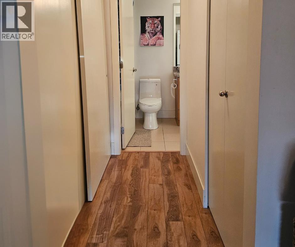 306 5682 WHARF AVENUE, Sechelt