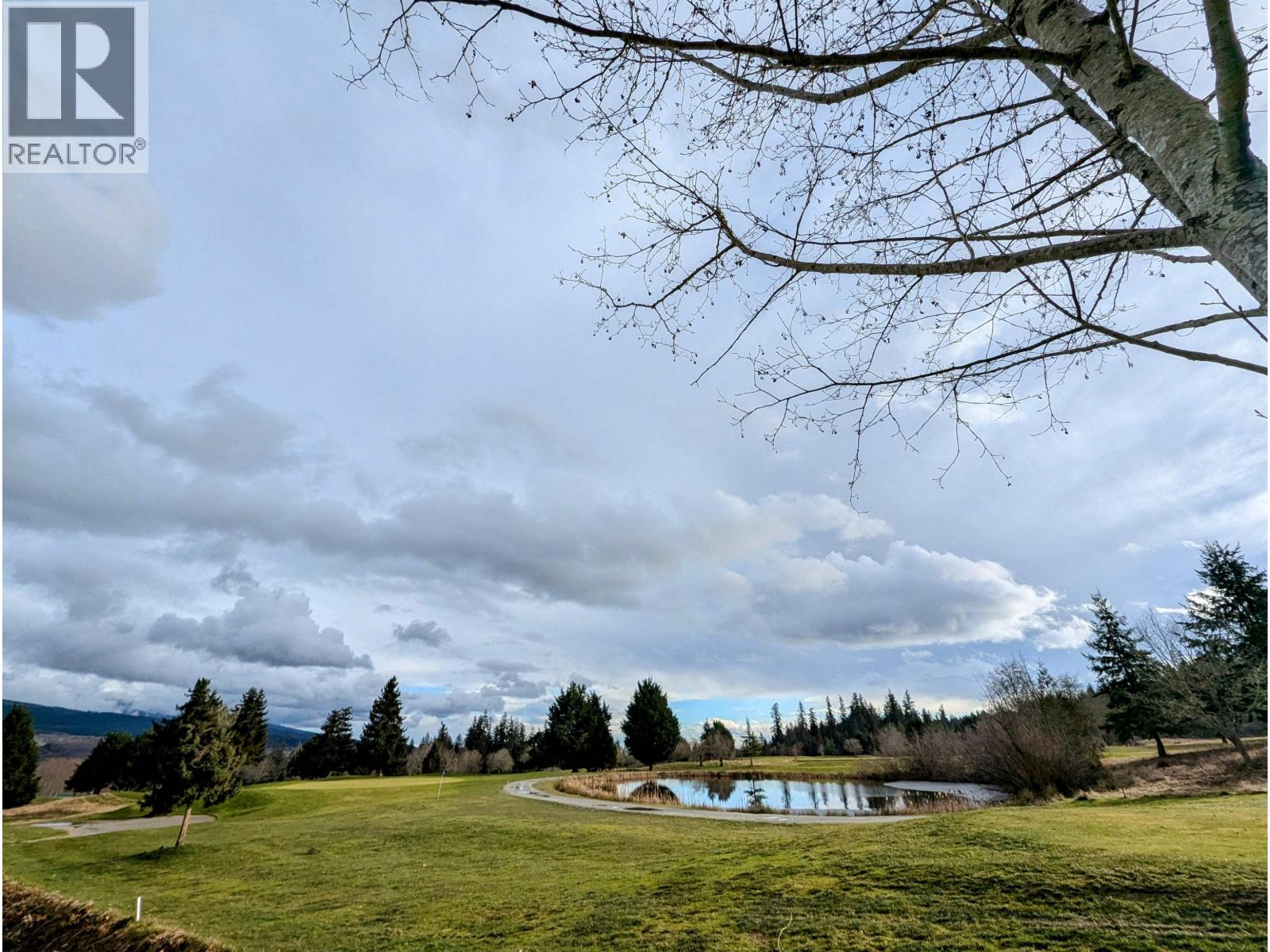 322 5780 TRAIL AVENUE, Sechelt