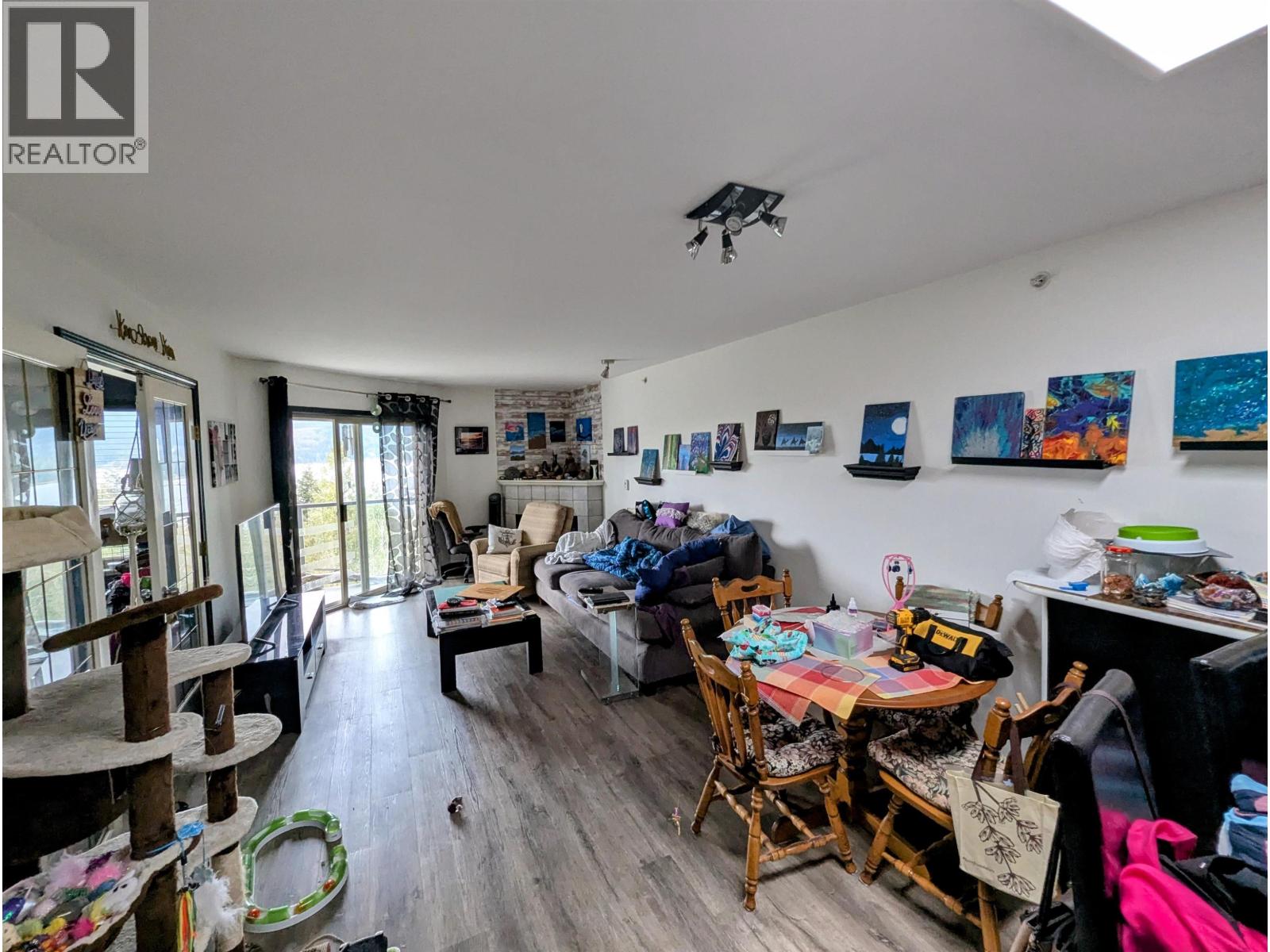 322 5780 TRAIL AVENUE, Sechelt