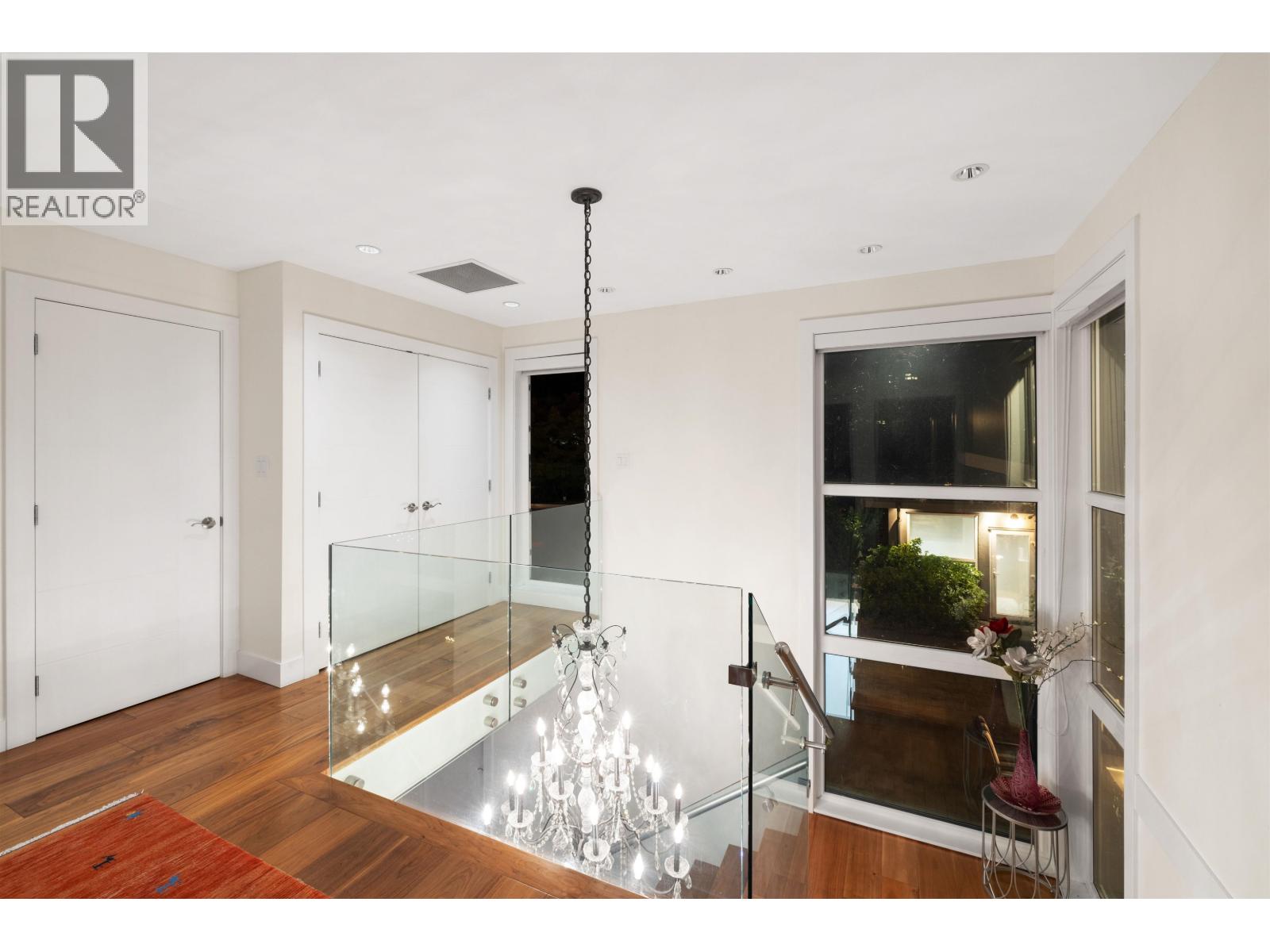 2449 KINGS AVENUE, West Vancouver