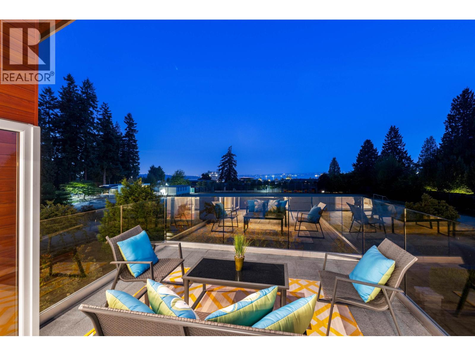 2449 KINGS AVENUE, West Vancouver