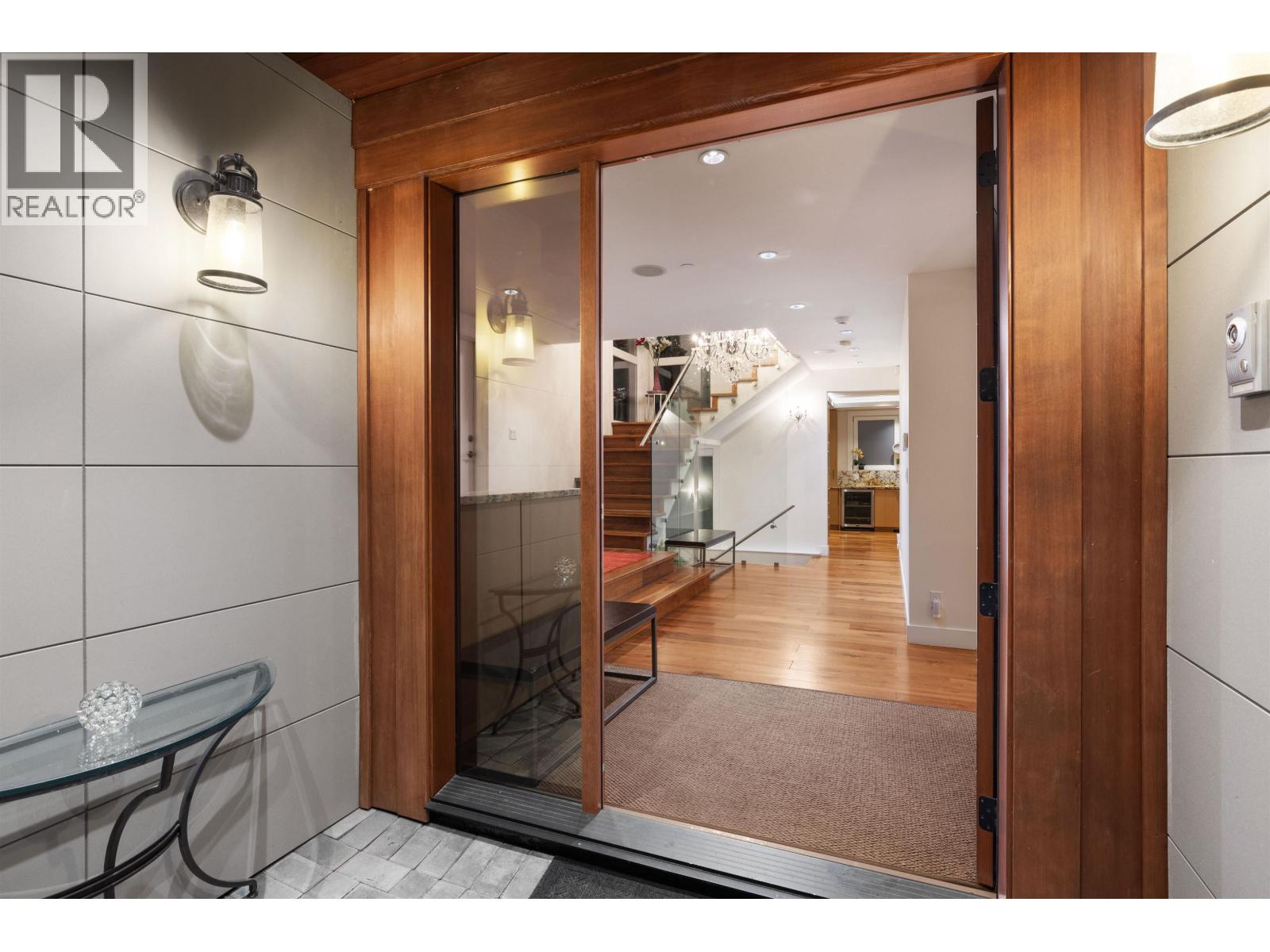 2449 KINGS AVENUE, West Vancouver