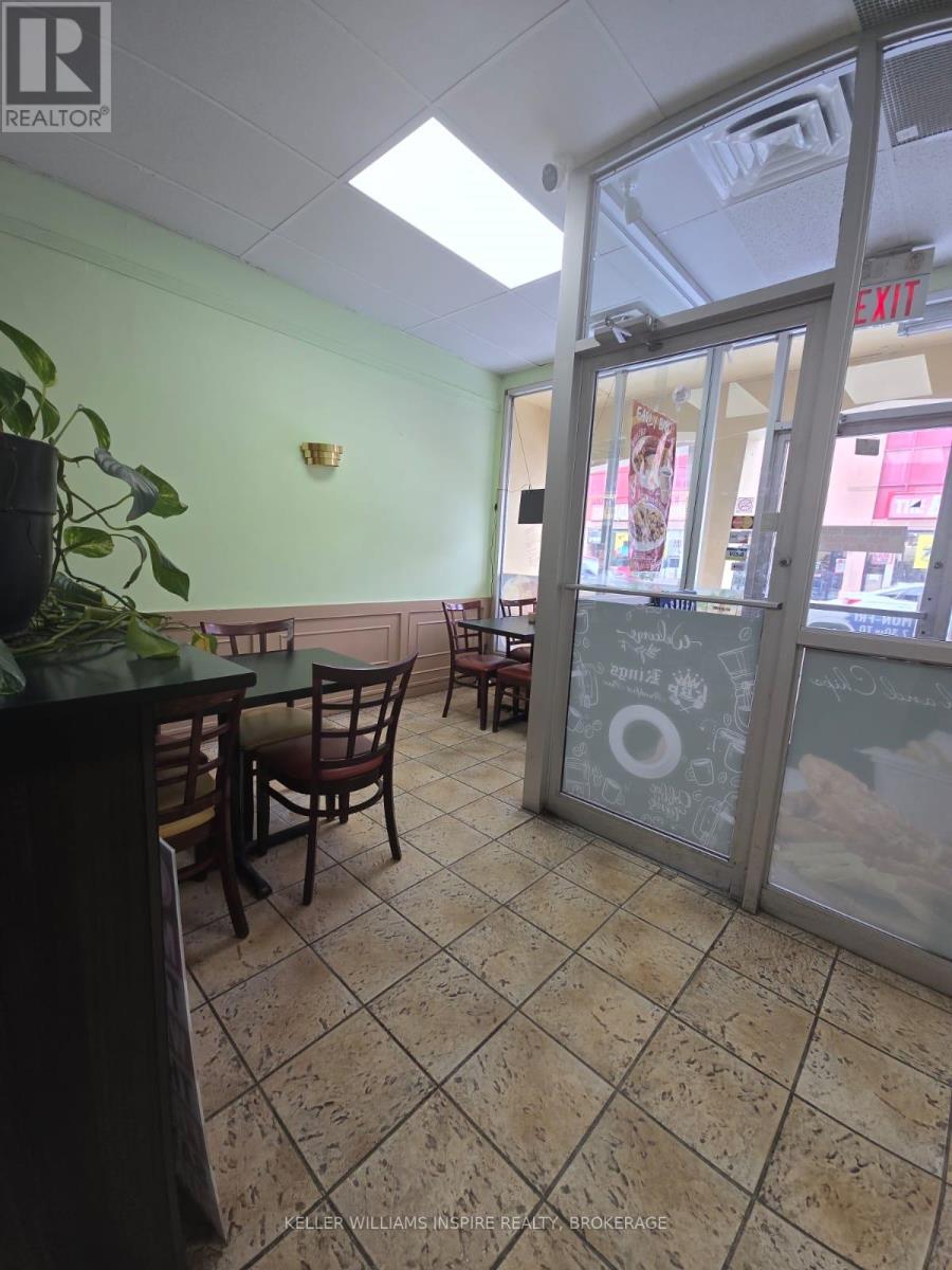 15 KING STREET W, Oshawa (Central) — photo 2