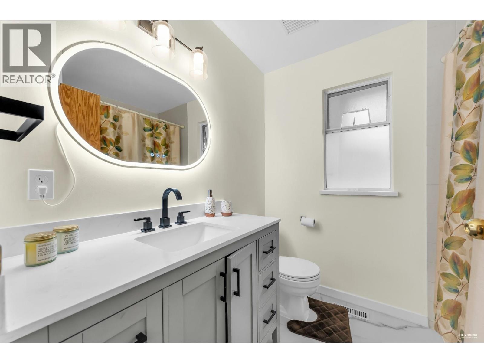 1382 SUTHERLAND AVENUE, Port Coquitlam