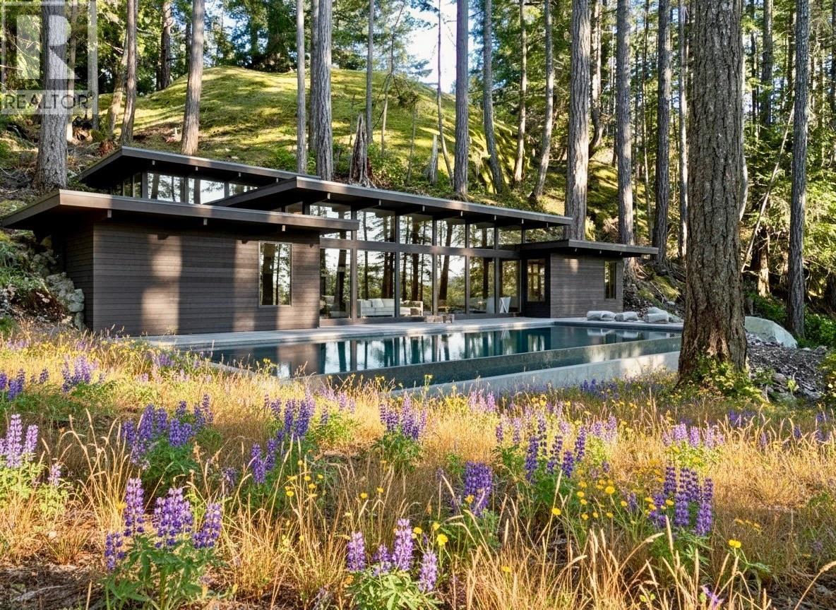 831 WINDJAMMER ROAD, Bowen Island